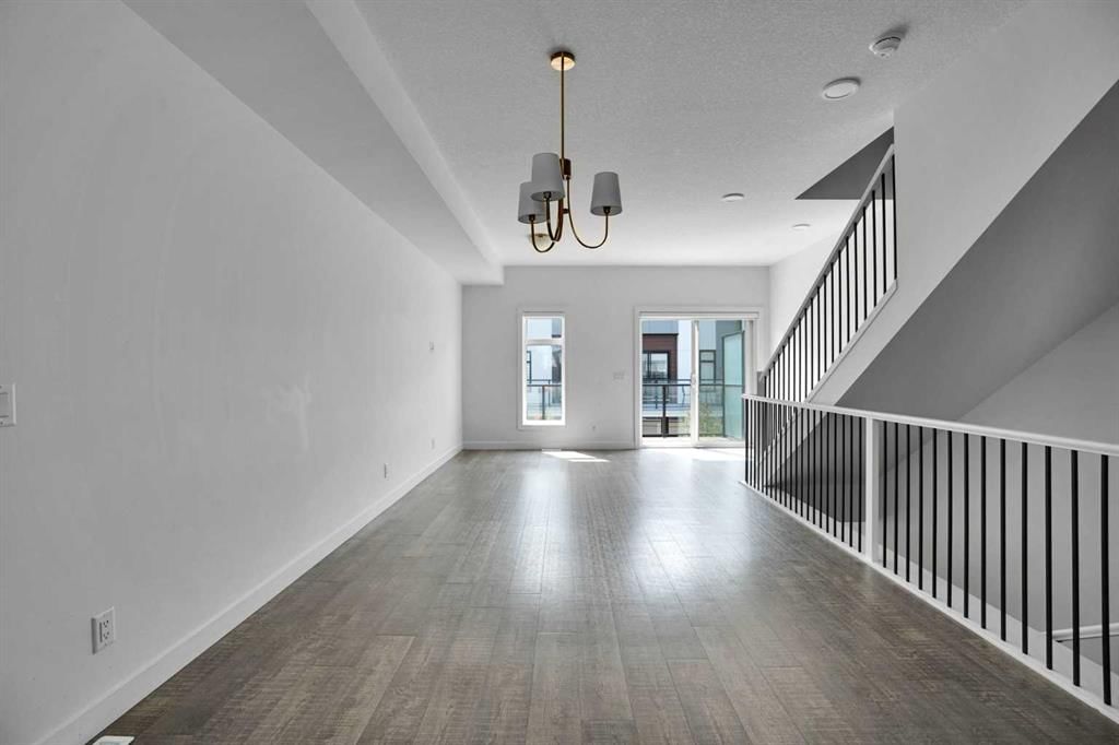 110, 8235 8 Avenue SW, Calgary — photo 5 of 27