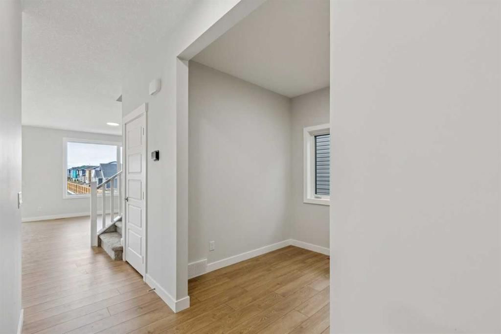 72 Southborough Lane, Cochrane — photo 4 of 34