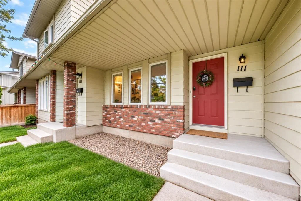 111 Midbend Place SE, Calgary — photo 3 of 30