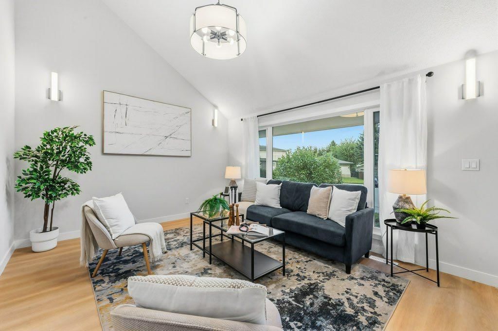 64 Doverview Place SE, Calgary — photo 5 of 45