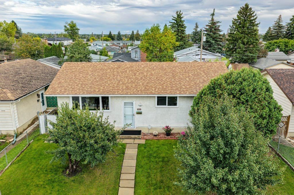 1012 Raynard Crescent SE, Calgary — photo 2 of 40