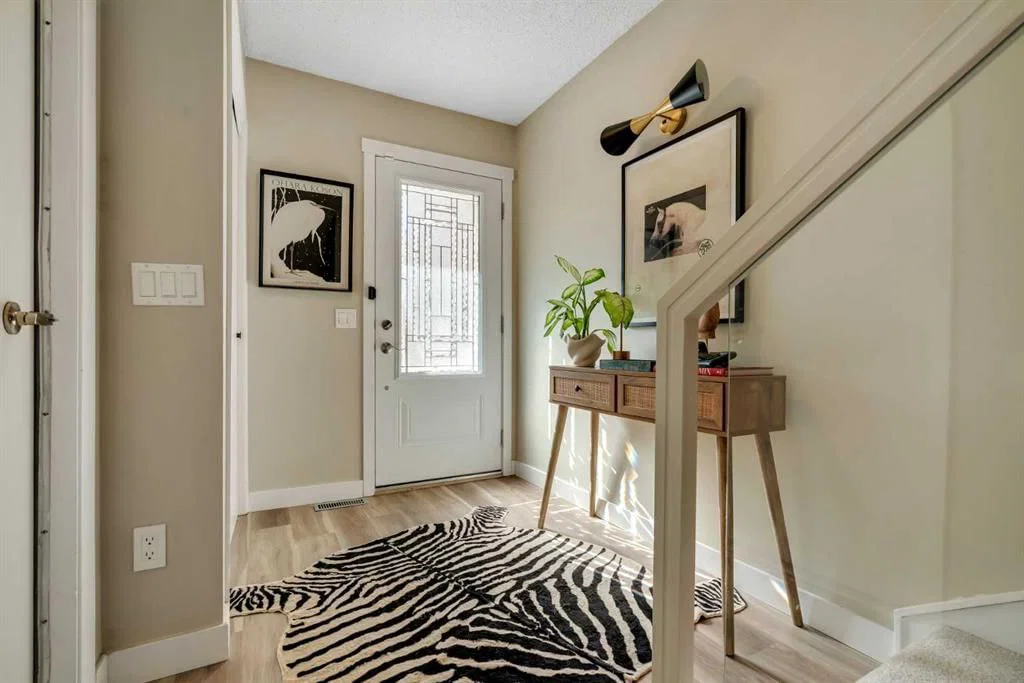 431 Brae Glen Crescent SW, Calgary — photo 2 of 45