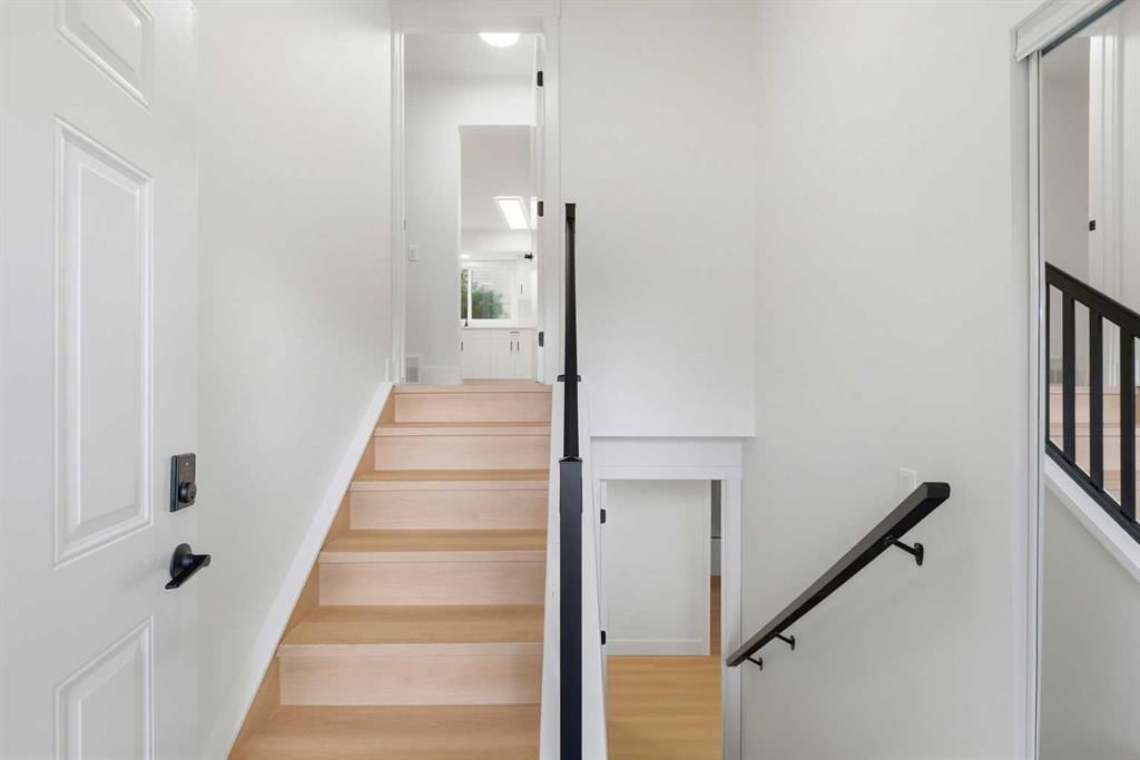 724 55 Street SE, Calgary — photo 4 of 50