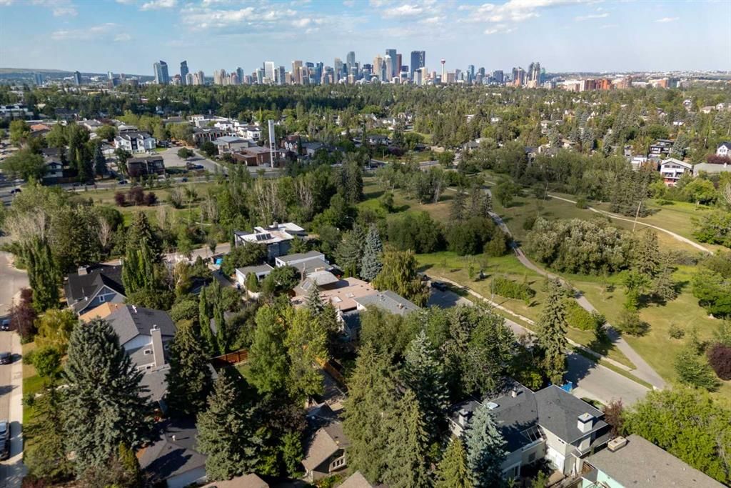4015 14A Street SW, Calgary — photo 3 of 42