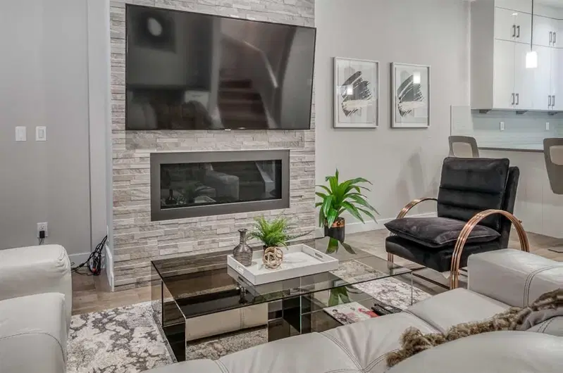 3, 2428 30 Street SW, Calgary — photo 4 of 46