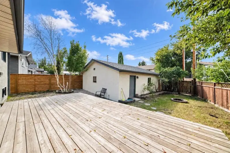 55 Mckinley Way SE, Calgary — photo 5 of 28