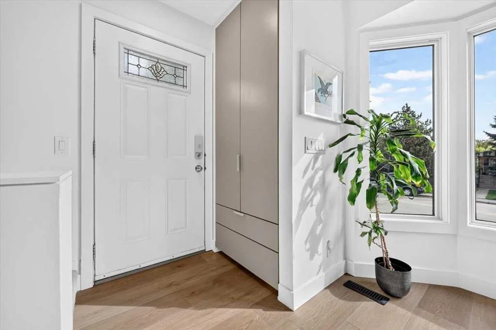 2837 29 Street SW, Calgary — photo 2 of 50