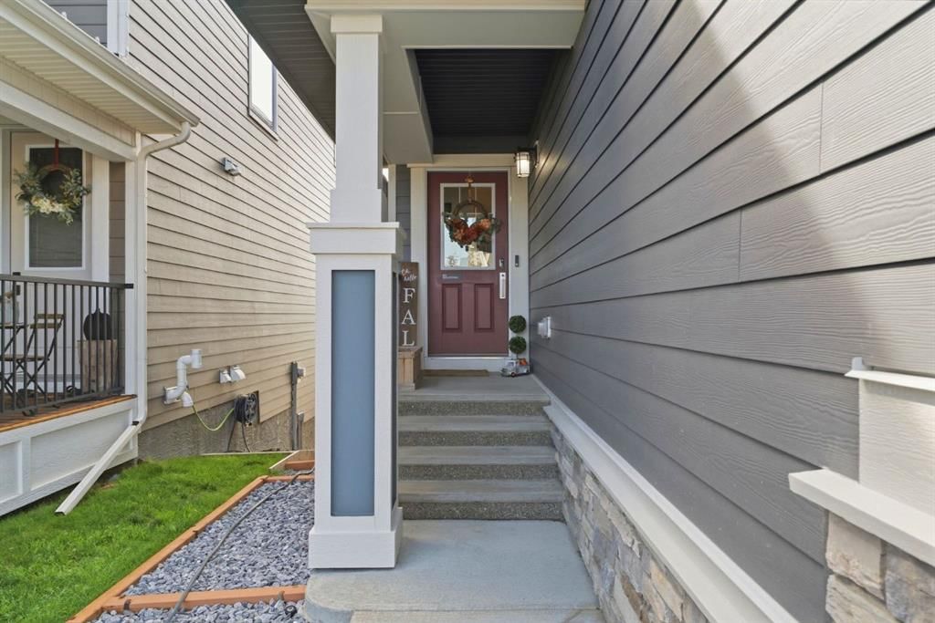 24 Sunrise Common, Cochrane — photo 2 of 48