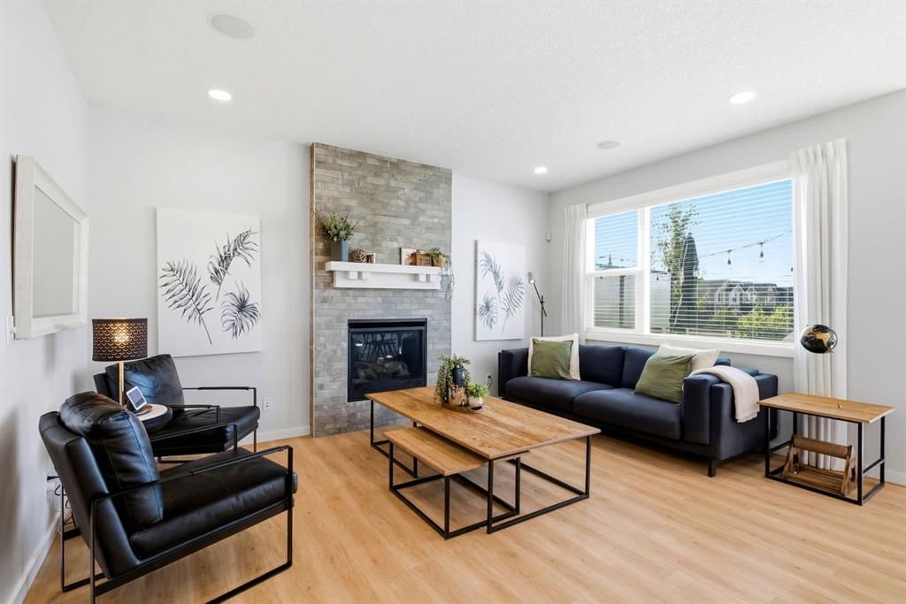 24 Sunrise Common, Cochrane — photo 4 of 48