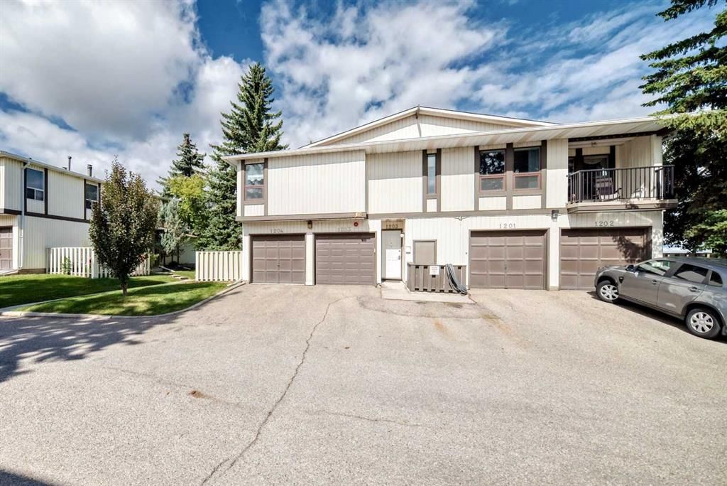 1204, 544 Blackthorn Road NE, Calgary — main listing photo