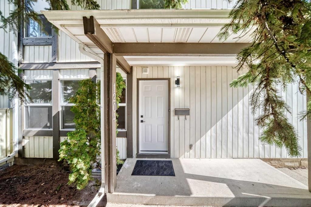 1204, 544 Blackthorn Road NE, Calgary — photo 2 of 27