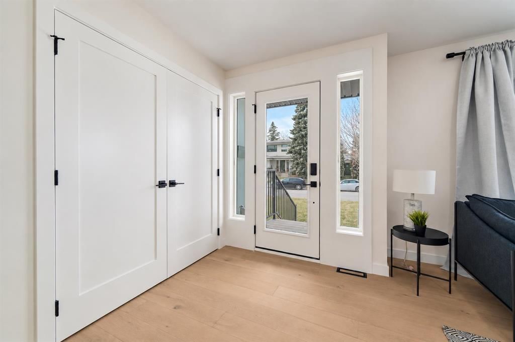 3224 24A Street SW, Calgary — photo 3 of 38