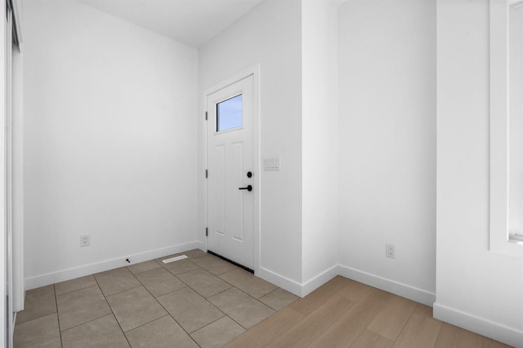 82 Rangeview Path SE, Calgary — photo 3 of 32