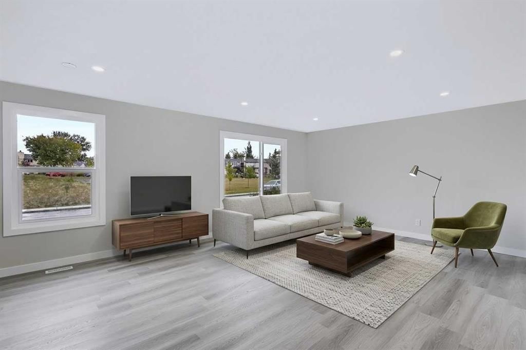 139 Falsby Road NE, Calgary — photo 4 of 45