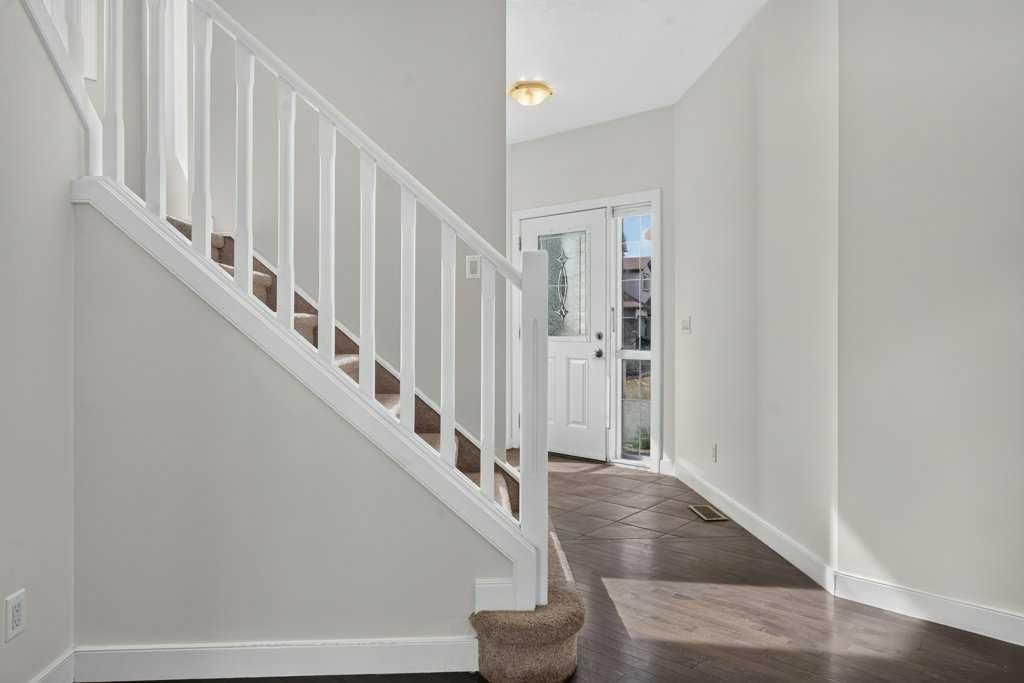 23 Saddlebrook Court NE, Calgary — photo 4 of 50