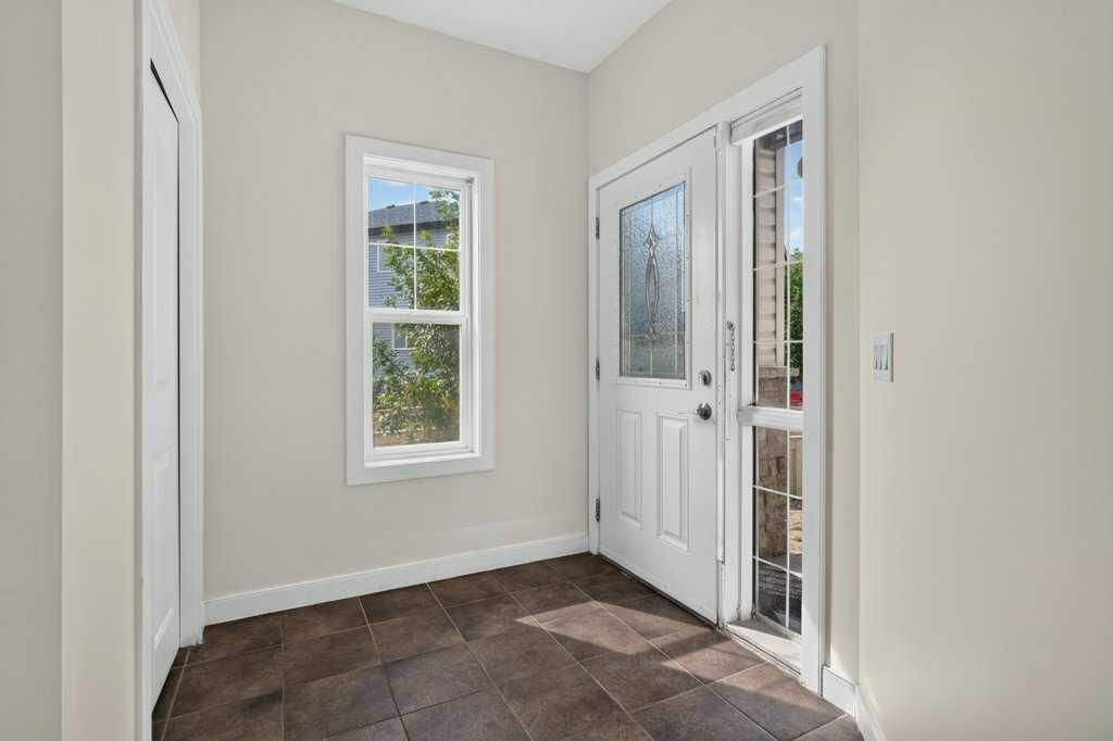 23 Saddlebrook Court NE, Calgary — photo 5 of 50