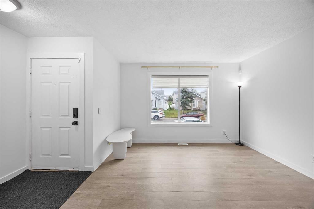 113 Taradale Close NE, Calgary — photo 5 of 47