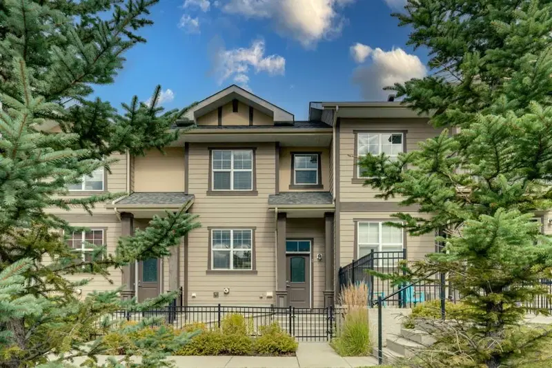 4 Evanscrest Gardens NW, Calgary — main listing photo