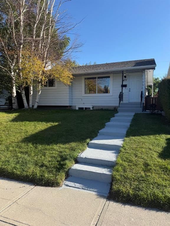 471 78 Avenue NE, Calgary — photo 4 of 49