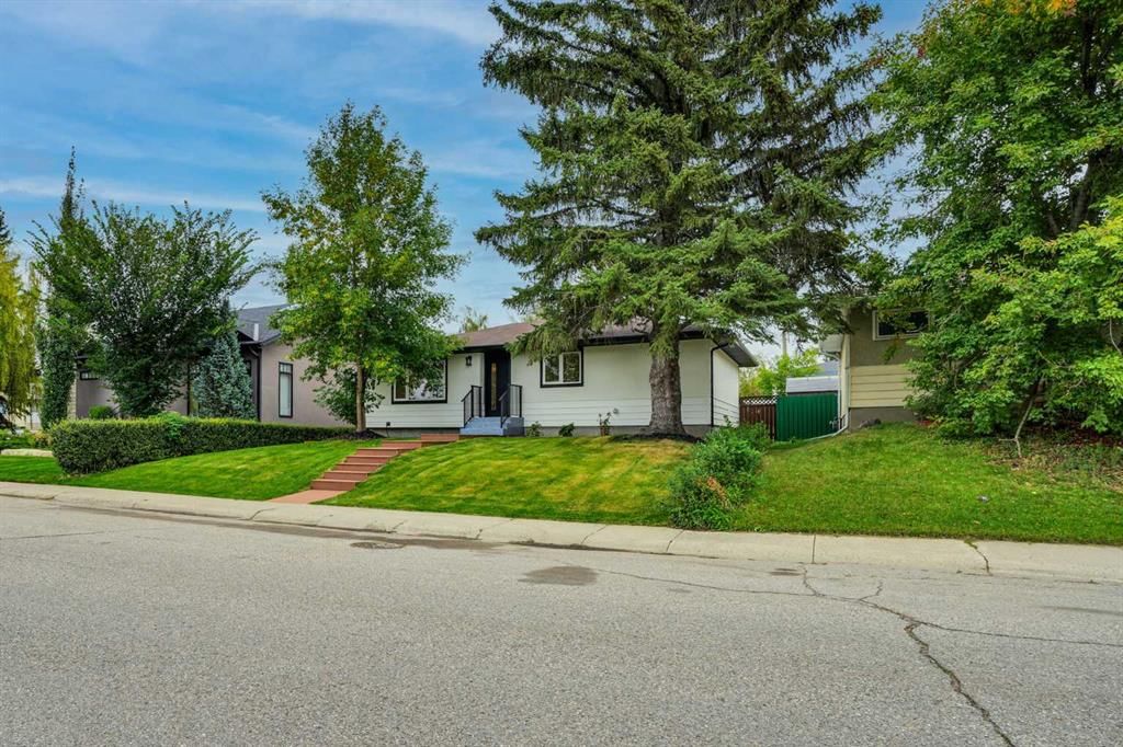 100 Fairview Drive SE, Calgary — photo 3 of 44
