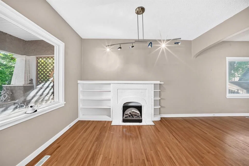 466 22 Avenue NW, Calgary — photo 4 of 31