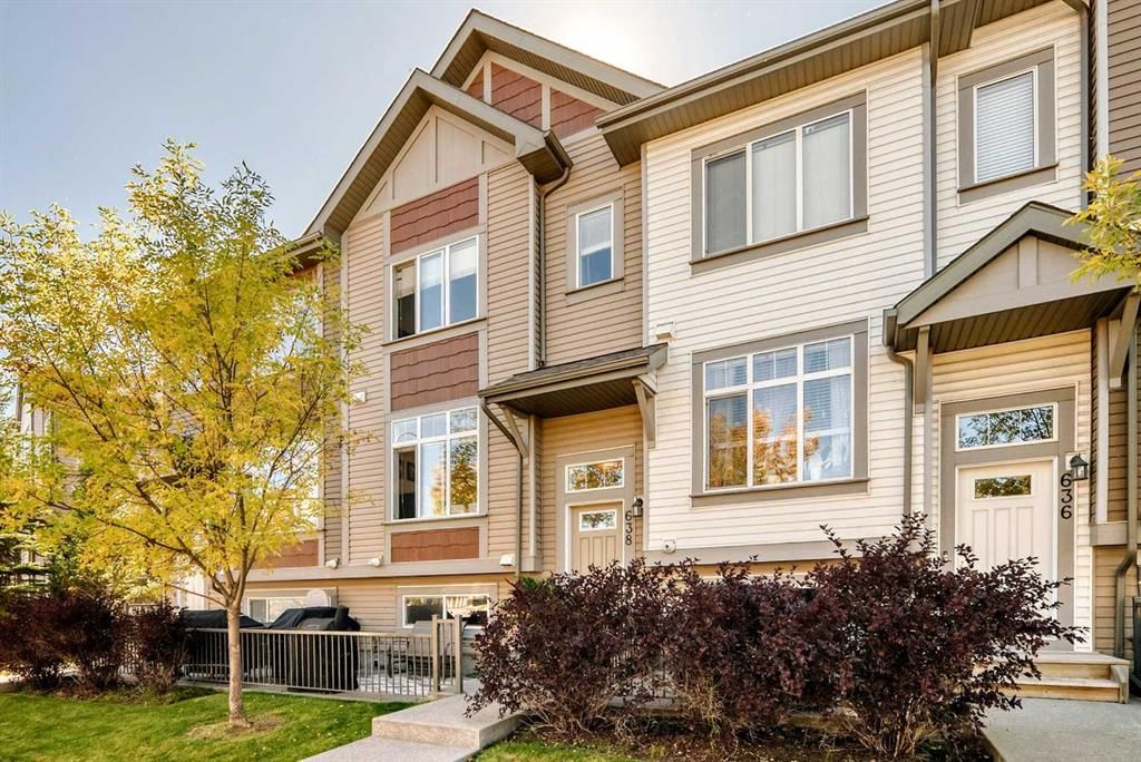 638 Copperpond Boulevard SE, Calgary — photo 2 of 50