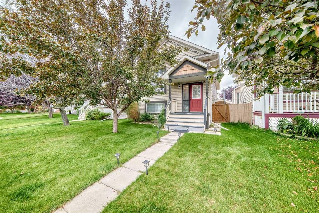 117 Bridleglen Manor SW, Calgary — main listing photo