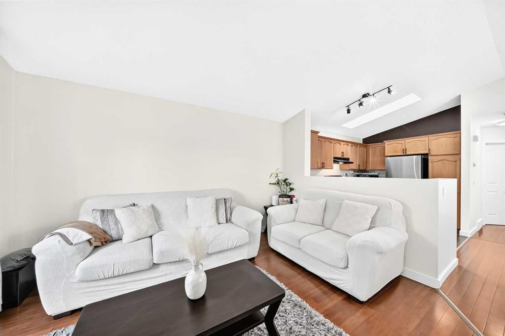 117 Bridleglen Manor SW, Calgary — photo 5 of 32