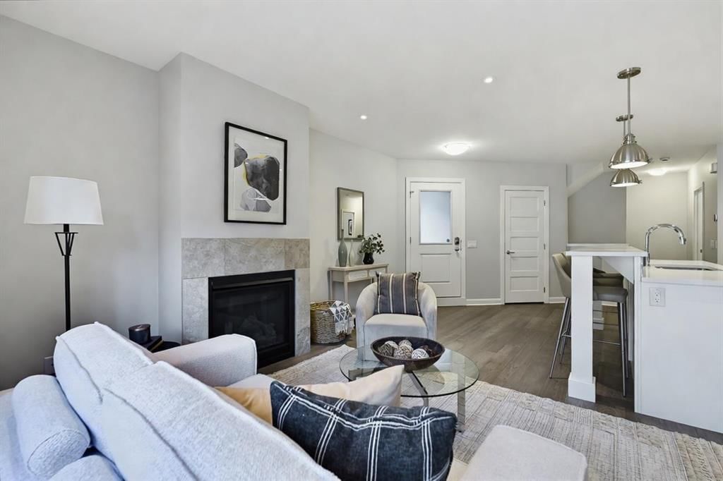 2, 530 56 Avenue SW, Calgary — photo 4 of 44
