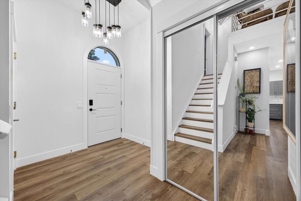 39 Patterson Hill SW, Calgary — photo 5 of 48