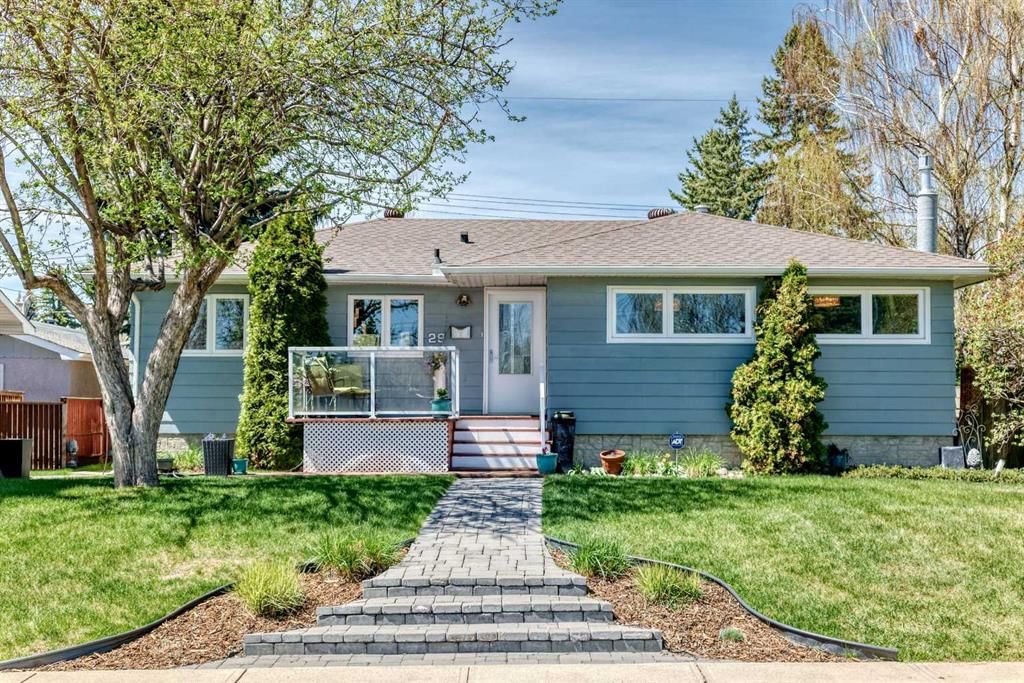 29 Chisholm Crescent NW, Calgary — photo 2 of 50