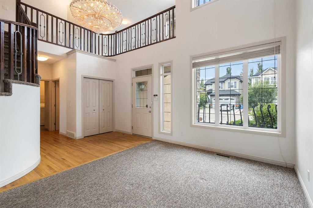 53 Sherwood Way NW, Calgary — photo 3 of 50