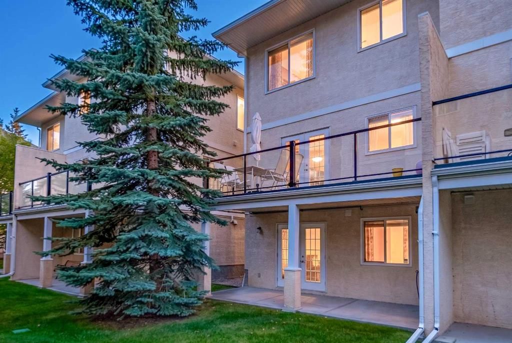 81 Sierra Morena Landing SW, Calgary — photo 2 of 49