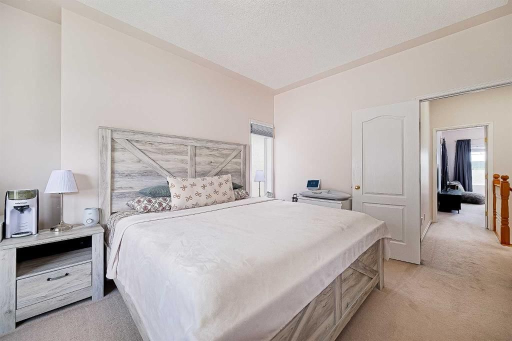 81 Sierra Morena Landing SW, Calgary — photo 5 of 49