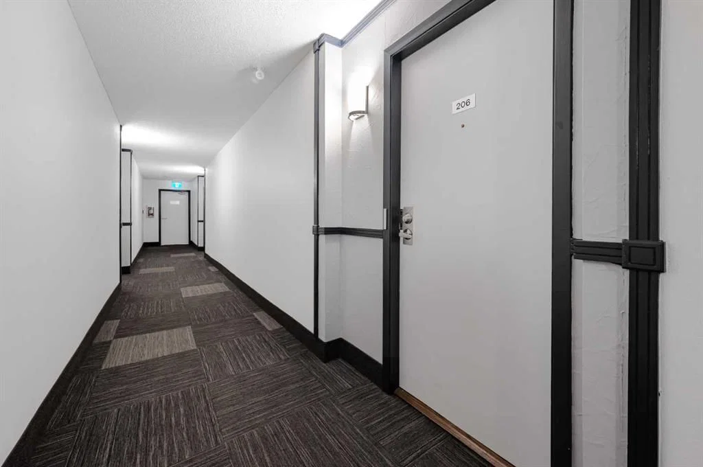206, 3730 50 Street NW, Calgary — photo 4 of 32