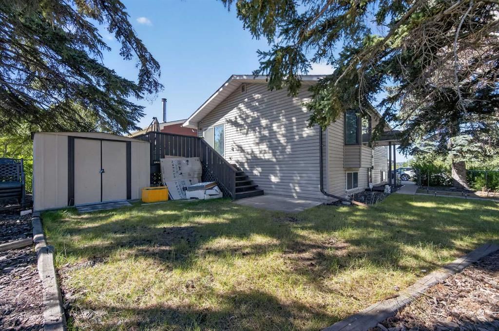 4604 29 Avenue NW, Calgary — photo 3 of 29