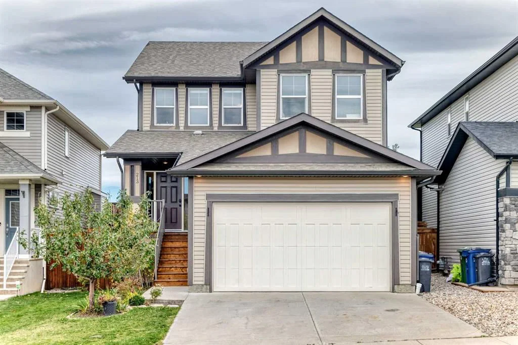 213 Heritage Boulevard, Cochrane — main listing photo