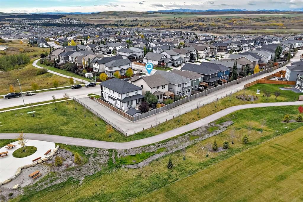 213 Heritage Boulevard, Cochrane — photo 2 of 50