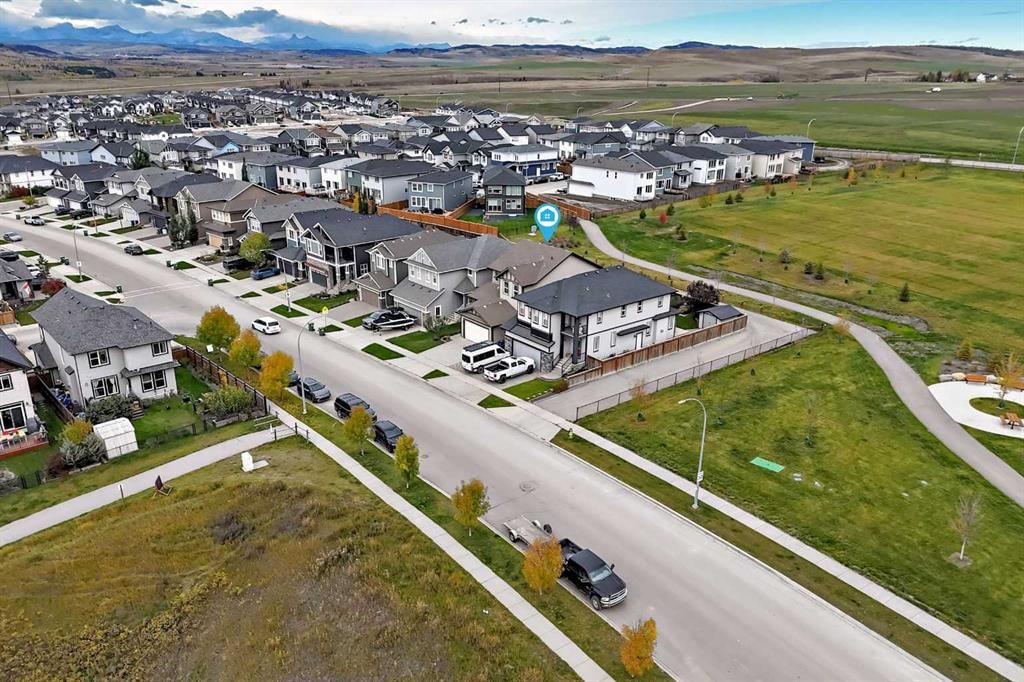 213 Heritage Boulevard, Cochrane — photo 3 of 50