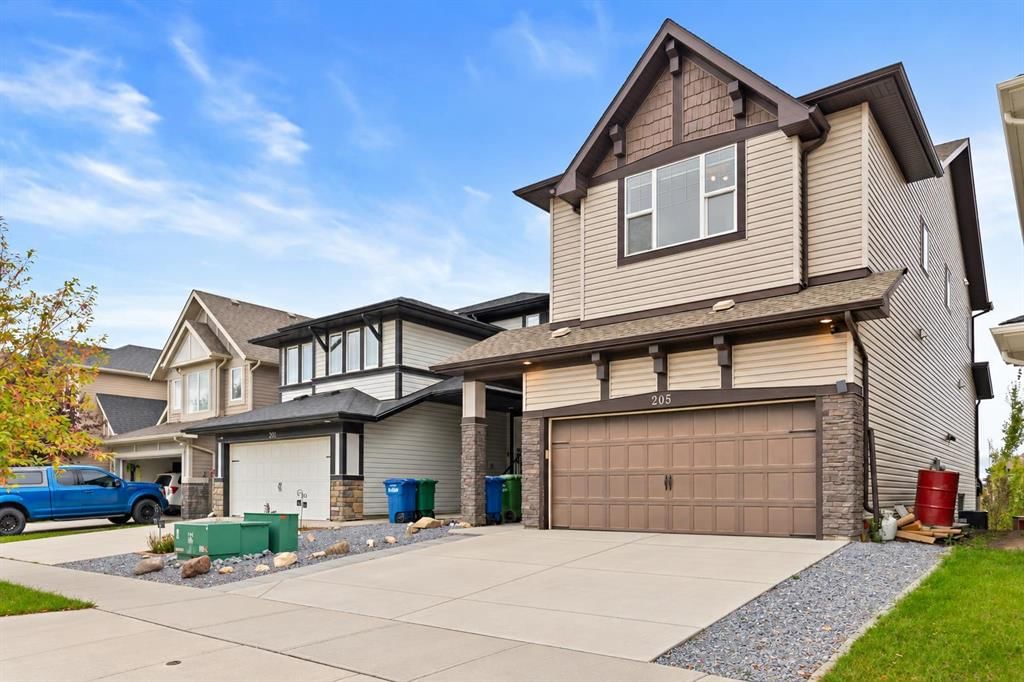 205 Hillcrest Drive SW, Airdrie — photo 2 of 35