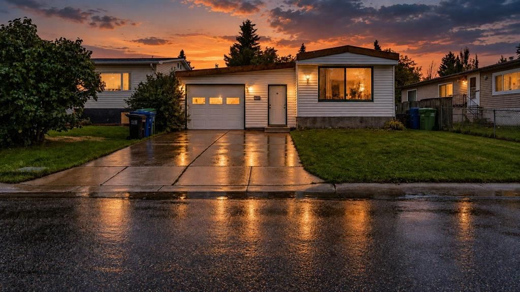 24 spring HAVEN Close SE, Airdrie — photo 3 of 34