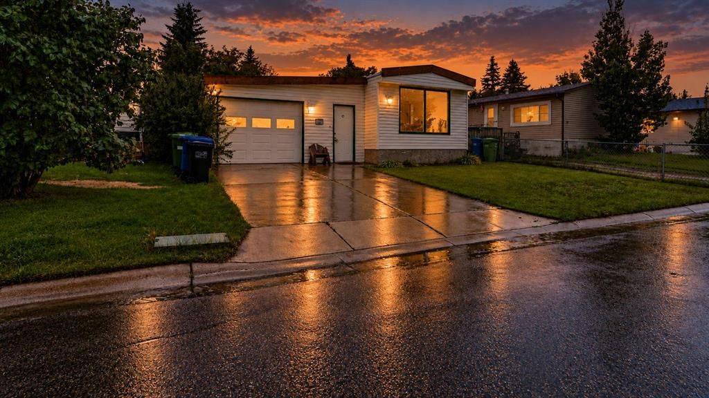 24 spring HAVEN Close SE, Airdrie — photo 4 of 34