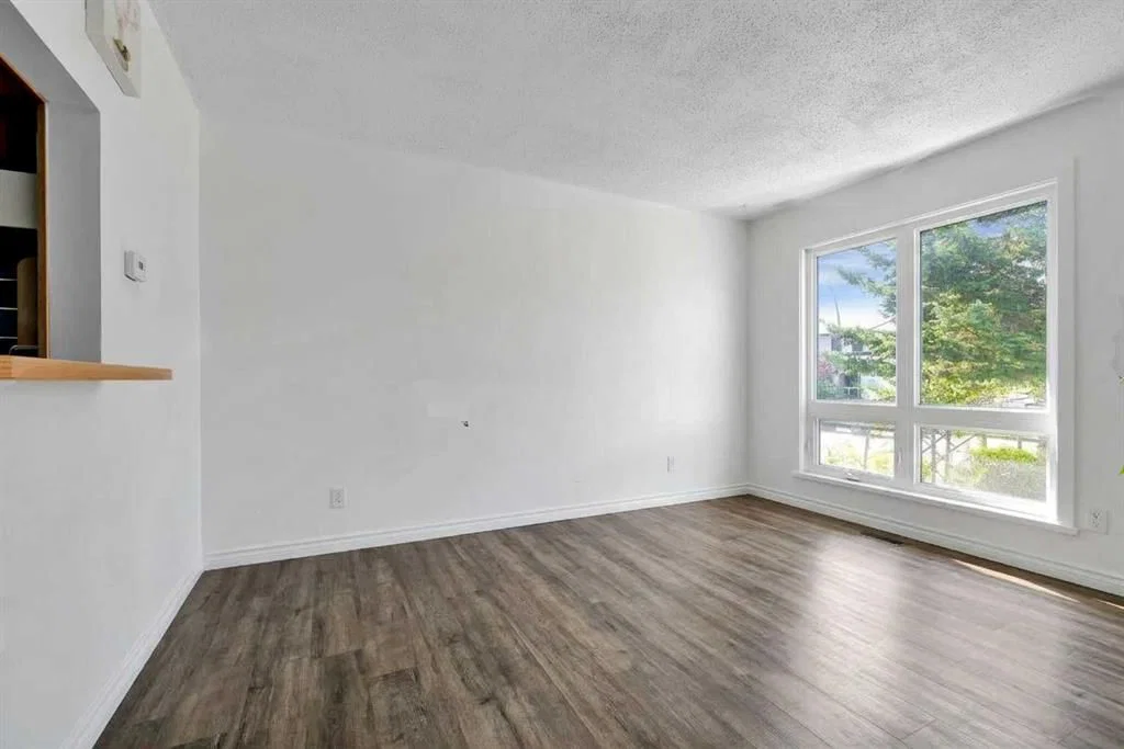 84a Cedarwood Hill SW, Calgary — photo 2 of 50