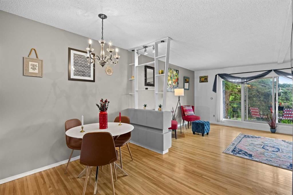 219 26 Avenue NE, Calgary — photo 4 of 42