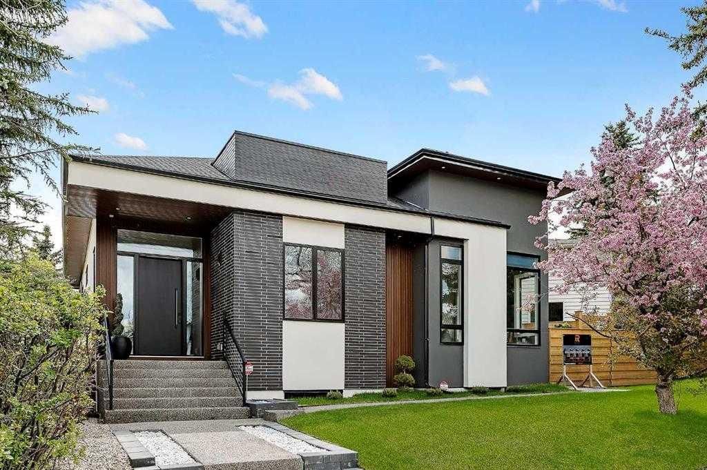 1027 39 Avenue NW, Calgary — photo 2 of 50