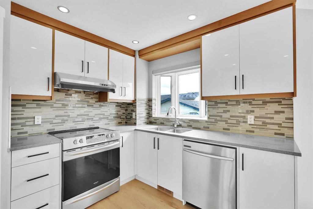 1080 Martindale Boulevard, Calgary — photo 5 of 29