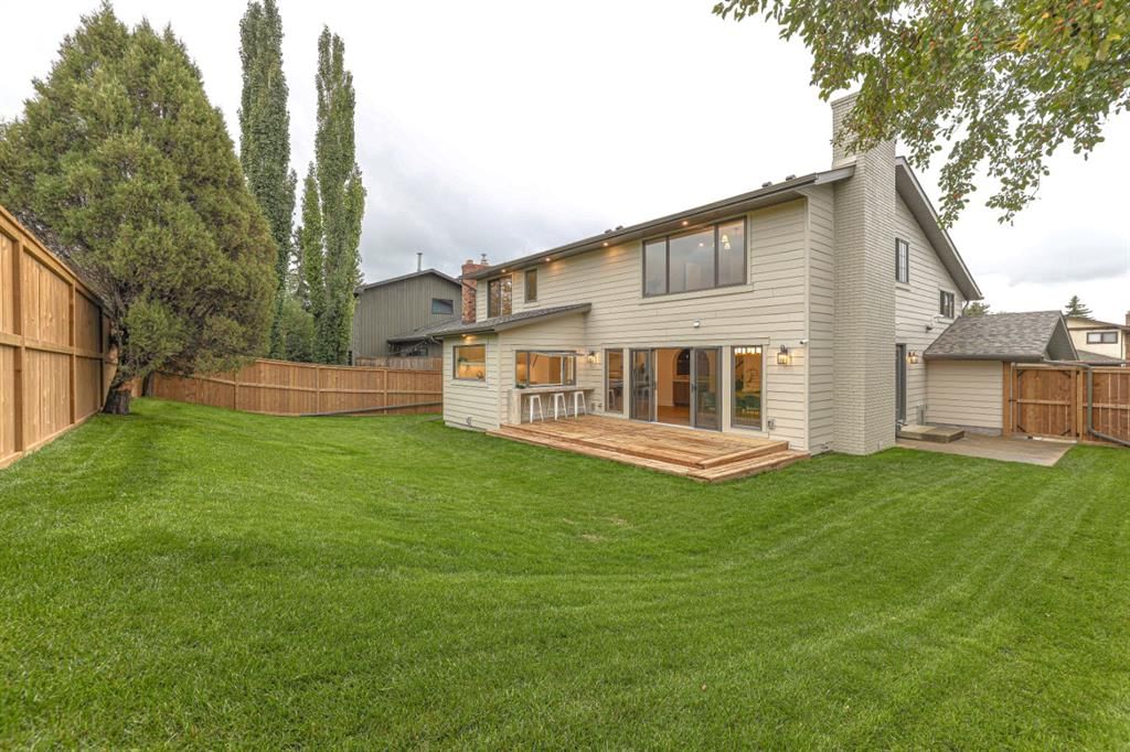 1040 Edgemont Road NW, Calgary — photo 5 of 50