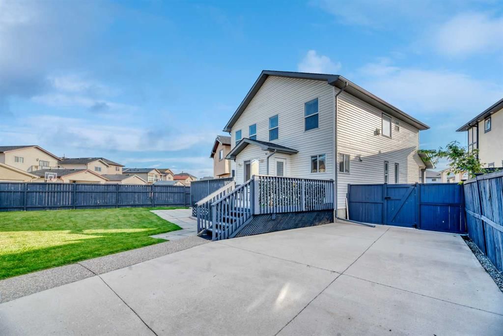 423 Taracove Estate Drive NE, Calgary — photo 5 of 50