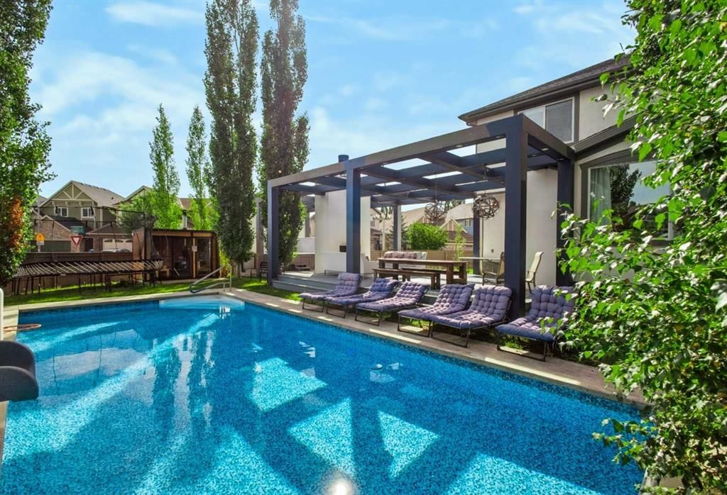4 Cranarch Bay SE, Calgary — main listing photo