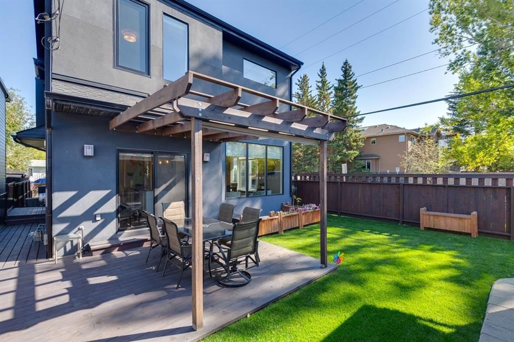 4929 21 Street SW, Calgary — photo 2 of 47